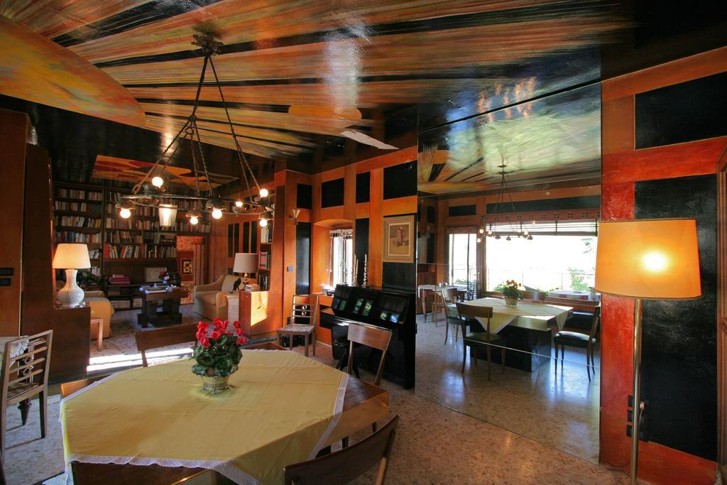 Castrum Di Serravalle Vittorio Veneto Phòng bức ảnh